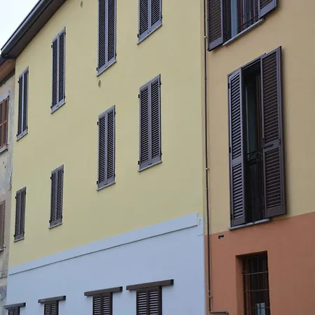 Easymilano Suites - Businness And Tourism Milánó